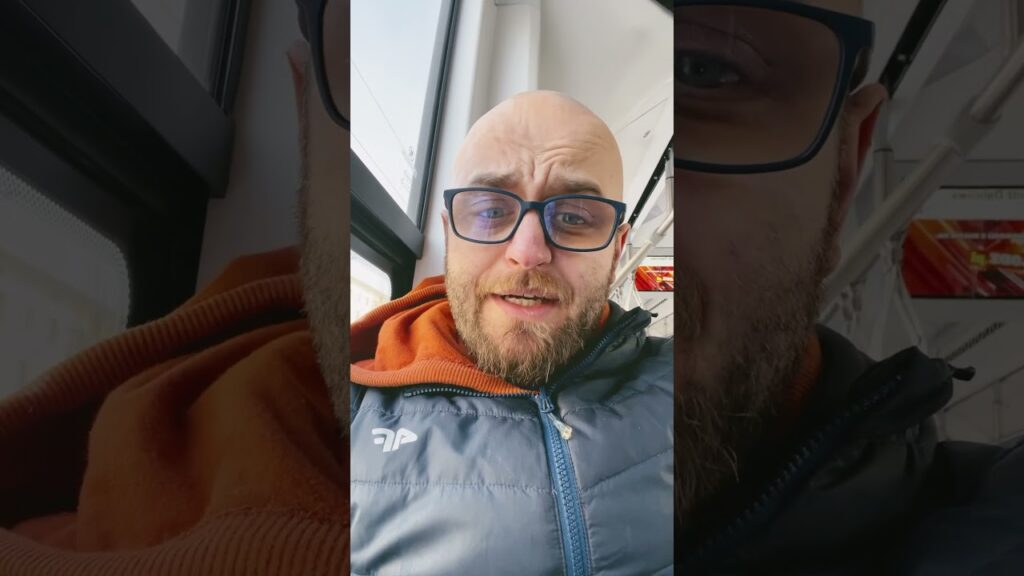 [YouTube] KRAINA NERDA – Komunikat drogowy!!!! Znaczy z drogi…